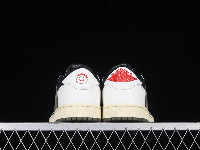 All Categories Air Jordan Jordan Series Basketball Shoes Air Jordan 1 Low Foreign Trade Version Travis Scott x Air Jordan 1 Low OG AJ1 Joe 1 Joint Undercut DZ4137-106
